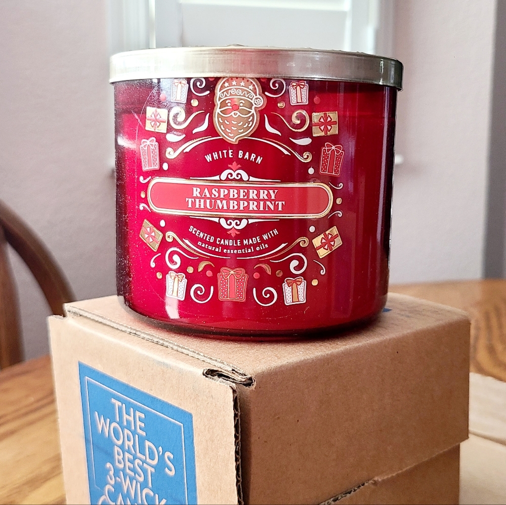 πBOGO 50% OFFβ€οΈππ―NWTβΌοΈ White Barn "Raspberry Thumbprint" 3-wick Candle - Picture 1 of 10